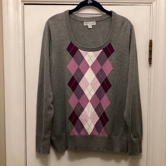 Gray with Pink Sweater 16 - Picture 1 of 8